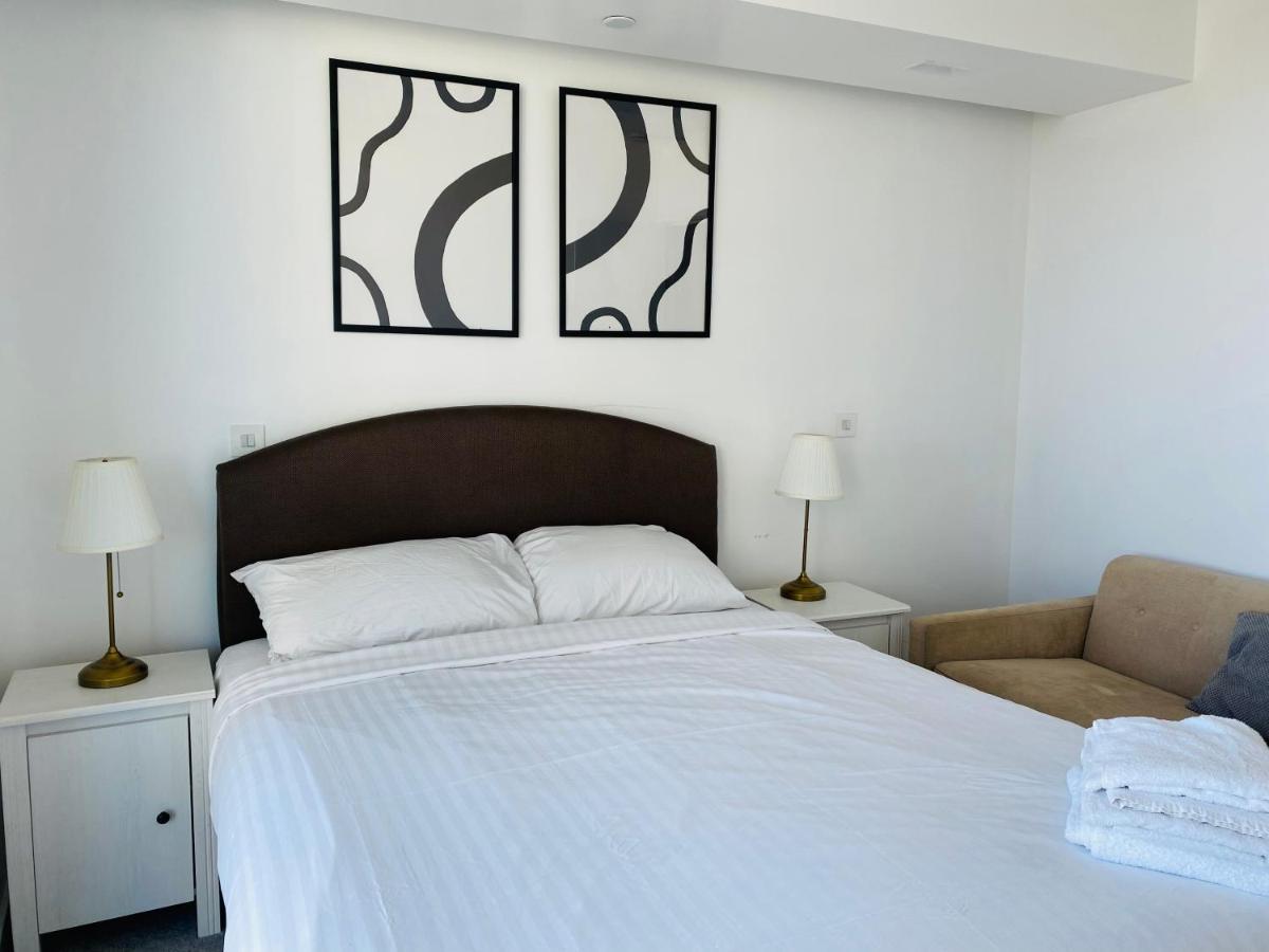 Off 12 Apartment London Exterior photo